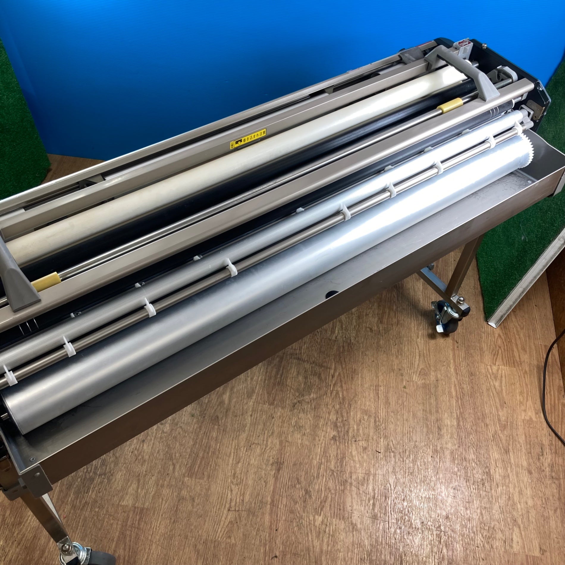 中古品/店頭受取り限定】☆極東産機 自動壁紙糊付機 Hiβ-UNI