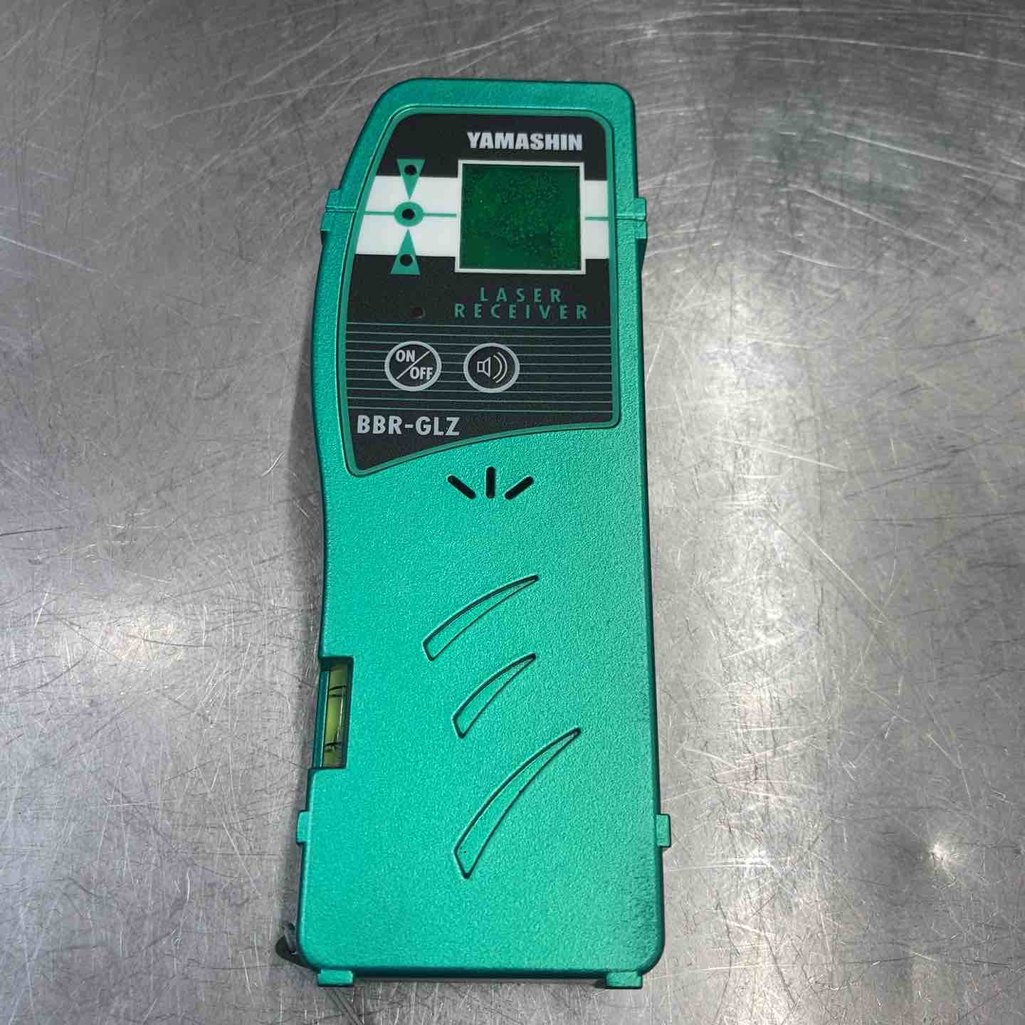 ヤマシン GLZ-4＋ レーザー墨出し器【野田愛宕店】【店頭取引限定】【中古】IT1ZNPV562Y8 中古品】 山真製鋸(YAMASHIN) グリーンレーザー墨出し器 GLZ-4+ 受光器