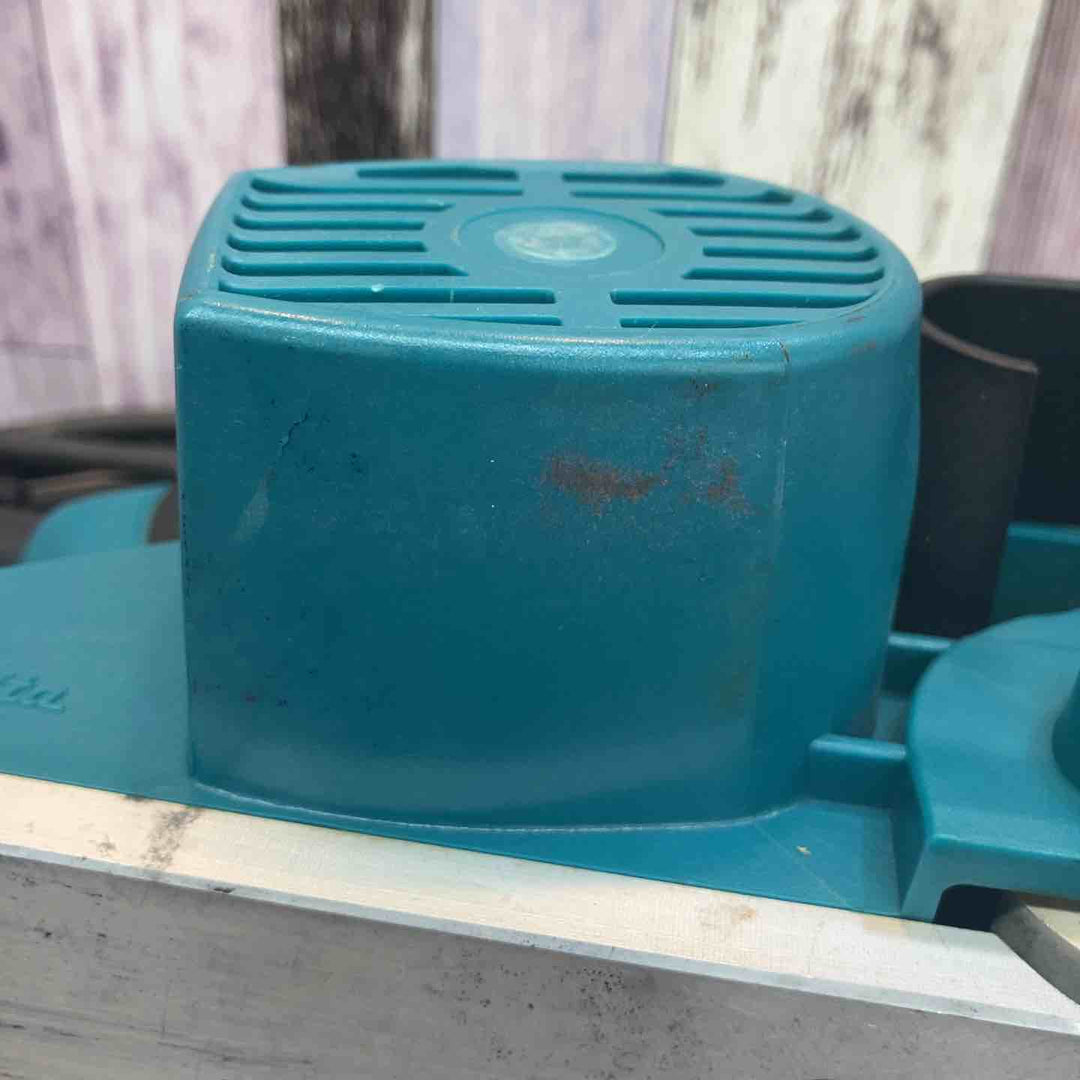 ☆マキタ(makita) 電気カンナ KP0800A【八潮店】