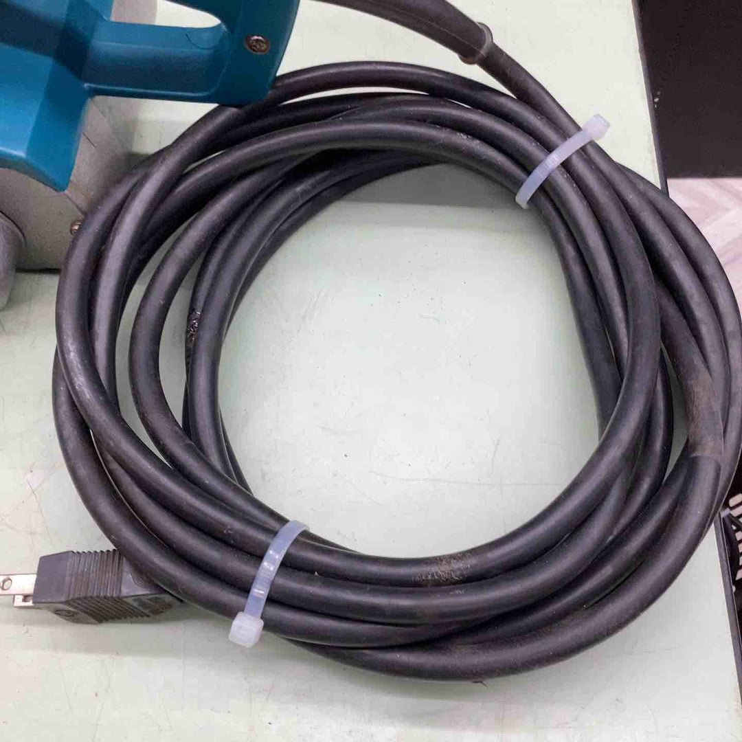 ◇マキタ(makita) ベルトサンダ 9900B 木材 金属 樹脂 石材 バリ取り 面取り 研磨 サビの剥離 平滑 研磨作業 手持ち 据え置き  【越谷店】