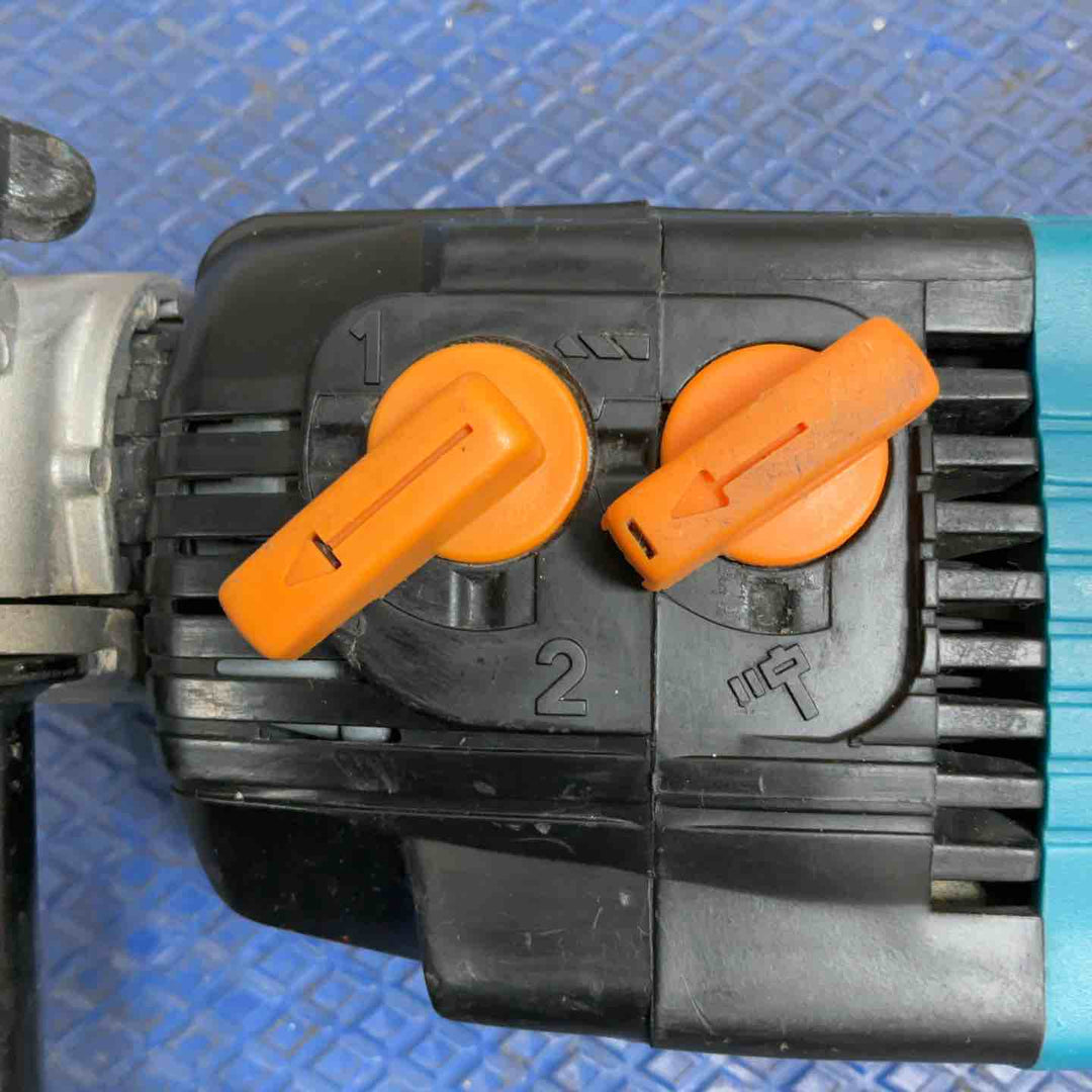 ◇マキタ(makita) ダイヤコア震動ドリル 120mm 8406C【草加店】