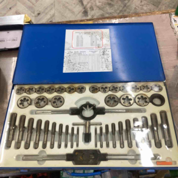 エスコ M6-M24タップダイスセット 並目/細目 EA829VX-2【越谷店】