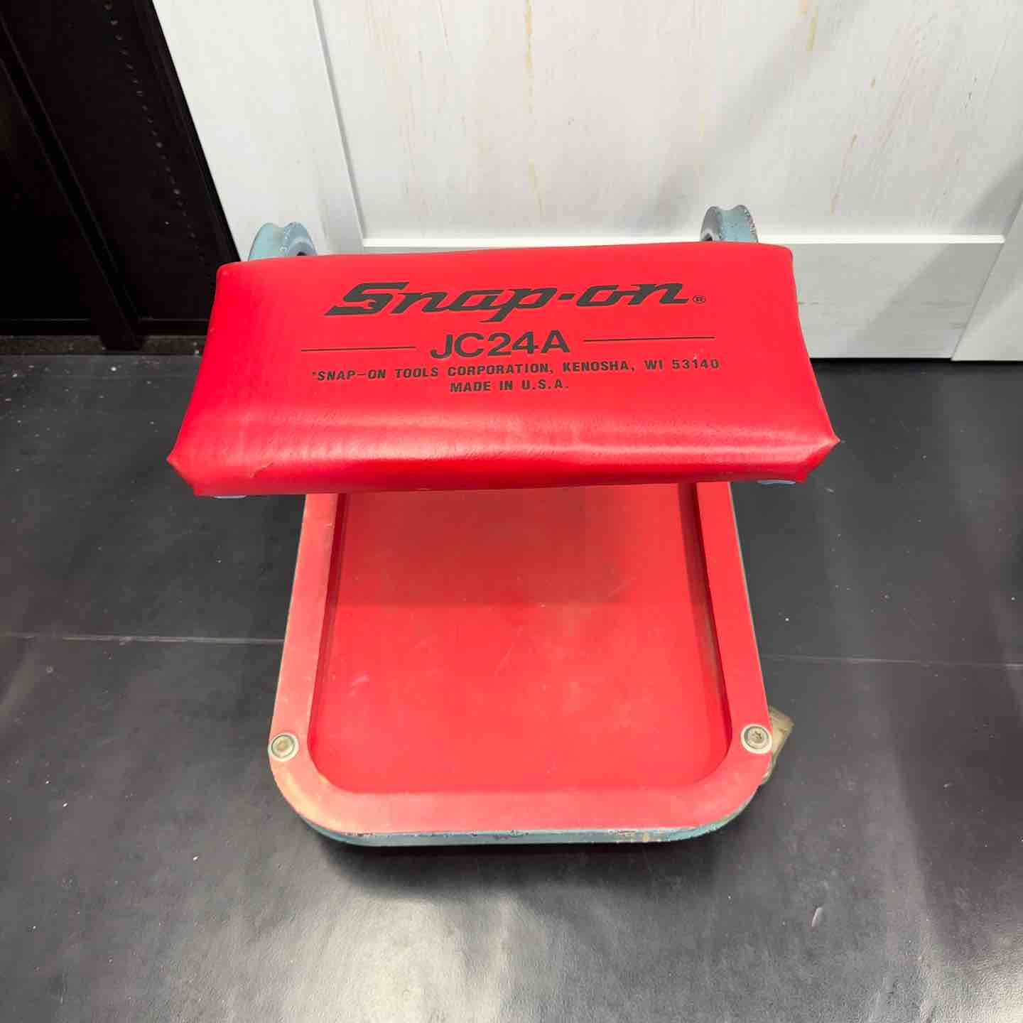 スナップオン Snap-on シートクリーパー 作業椅子 イス 整備作業椅子 