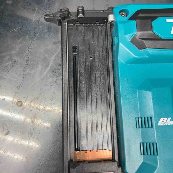 ★マキタ(makita) コードレスフィニッシュネイラ FN001GRD【川越店】