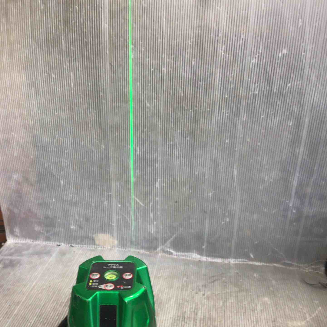 〇MAX グリーンレーザー墨出し器 LA-301DG パネルに傷あり【草加店】