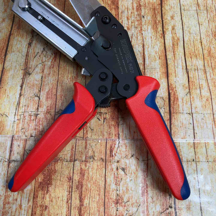 クニペックス KNIPEX 9502-21 ケーブルダクトカッター