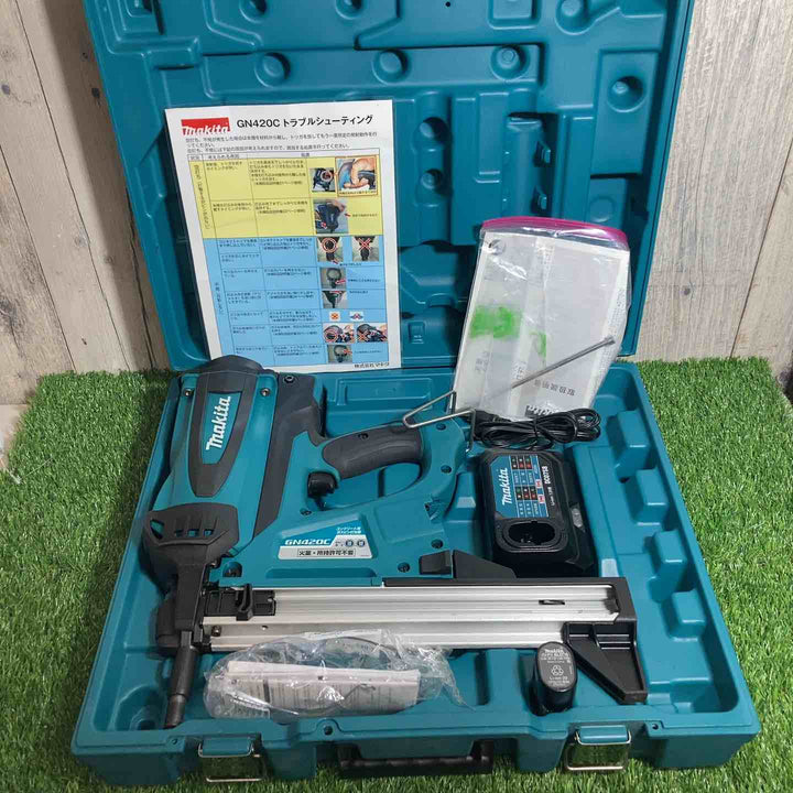 ★マキタ(makita) コードレスコンクリート用ガスピン打ち機 GN420C　バッテリー充電器、ガス、弾付属【戸田店】