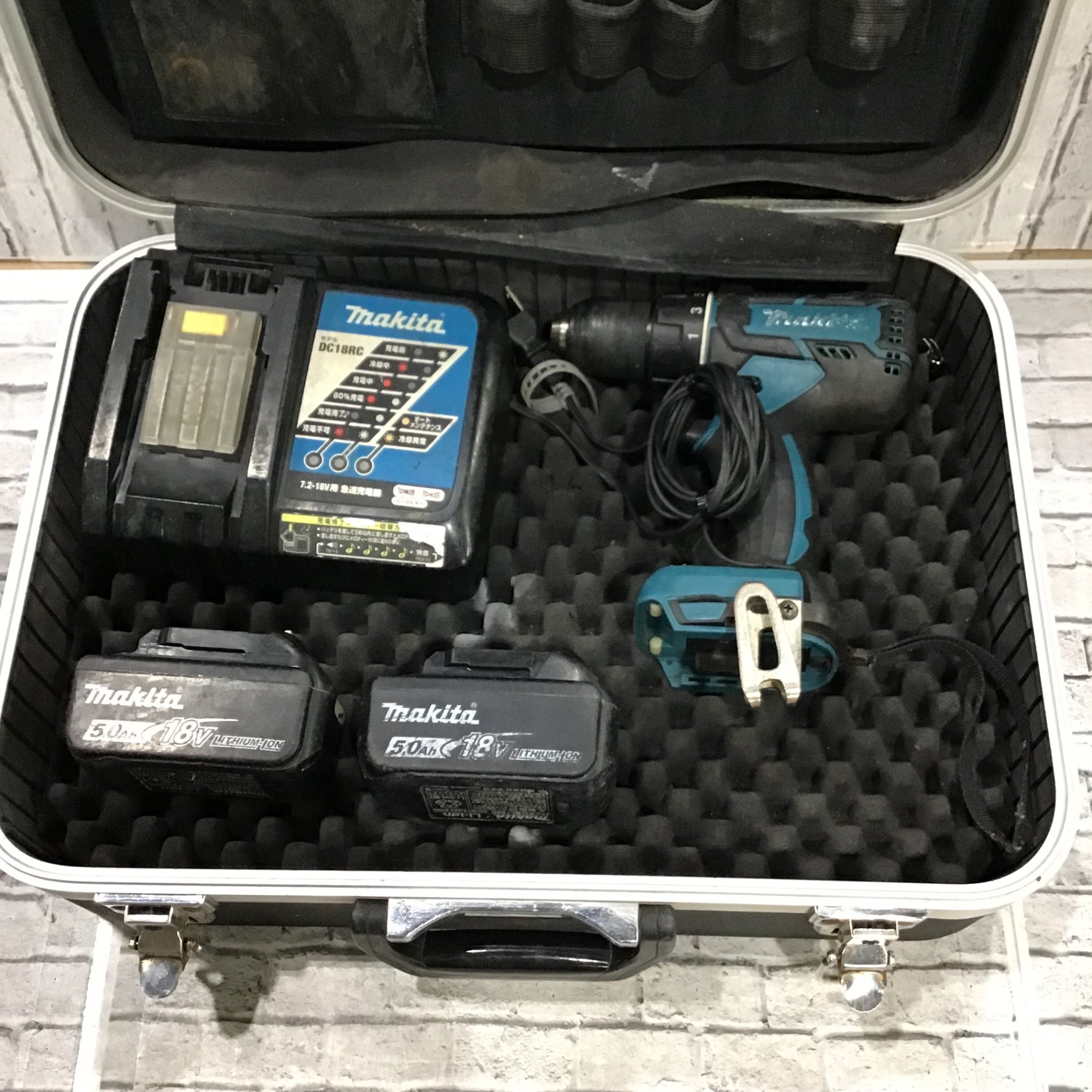 マキタ(makita) コードレスドリルドライバー DF480DRGX 18v マキタ DF480DRGX 充電式ドライバドリル 18V-6.0Ah 青 ウエダ金物
