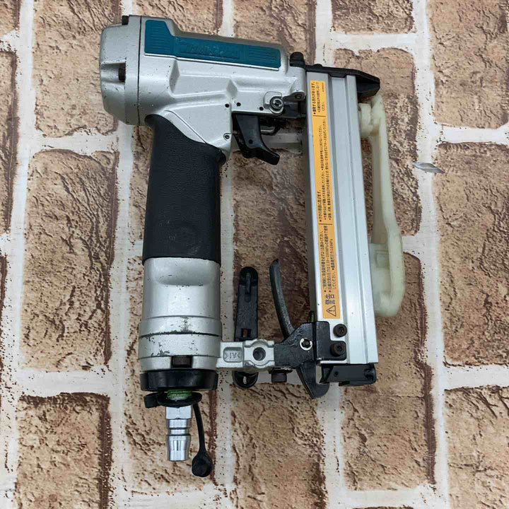 ★マキタ(makita) 常圧エアタッカ AT425AK【所沢店】