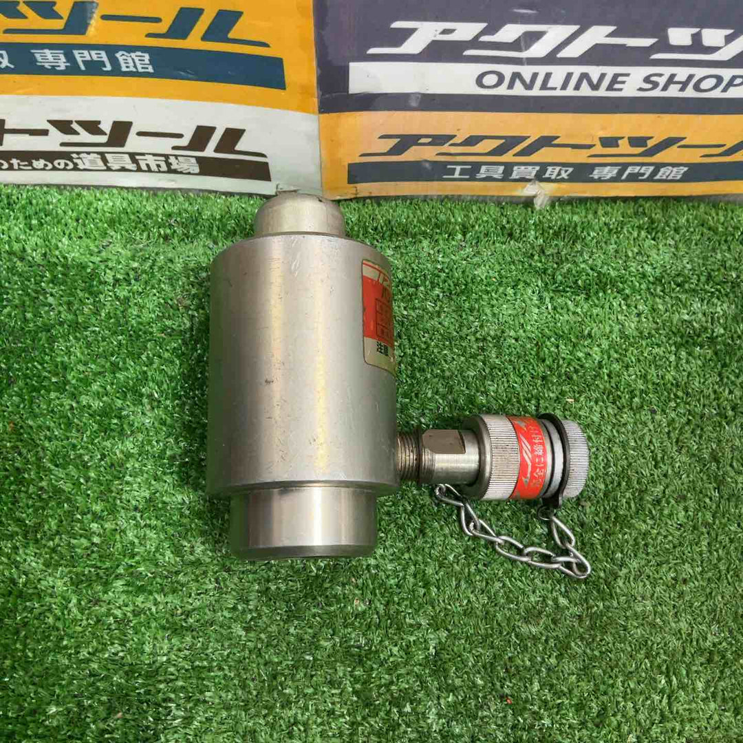 ◇泉精器(IZUMI) 手動油圧式ポンプ HP-180N【草加店】