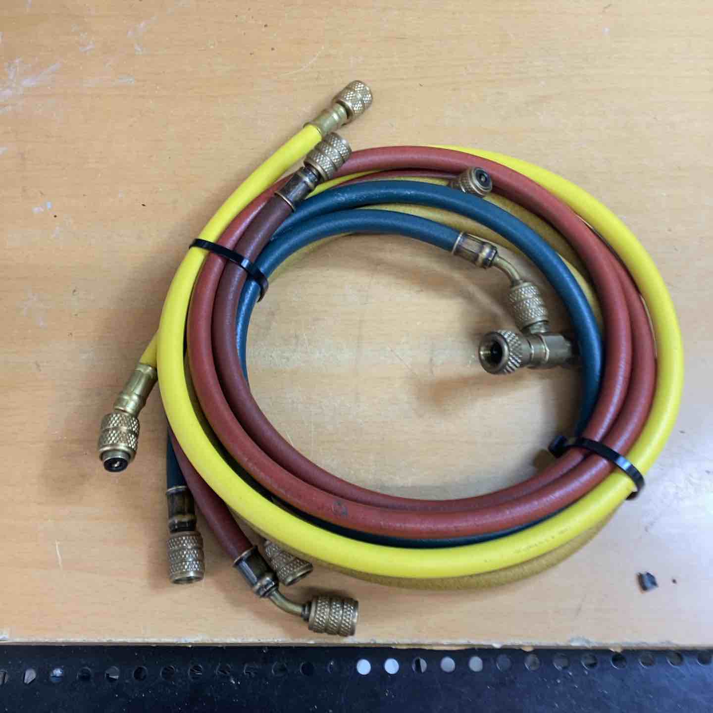 ◇BBKテクノロジーズ スリムデジタルマニホールド DM-60 ※型番恐らく