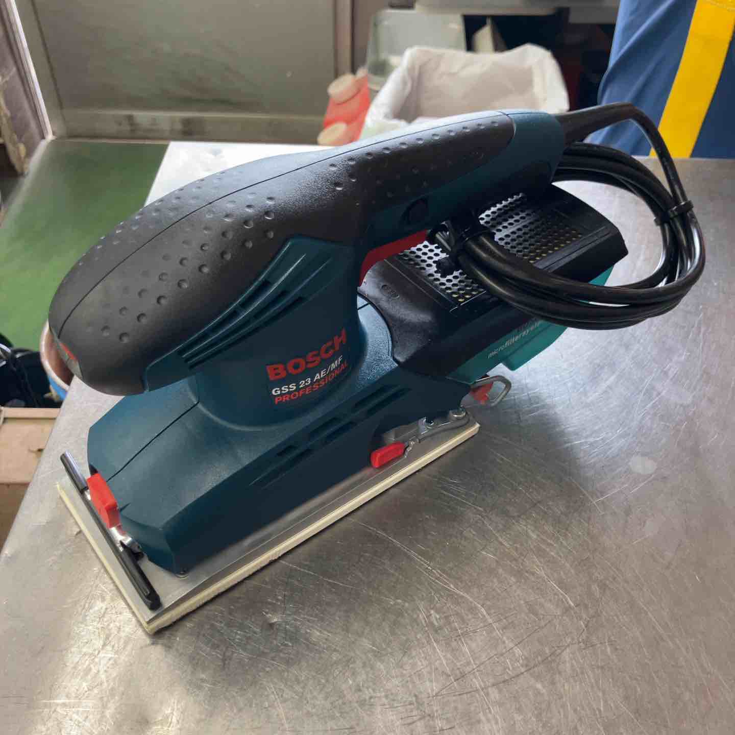中古品】 ボッシュ/BOSCH 吸じんオービタルサンダーPRO・GSS23AE/MF