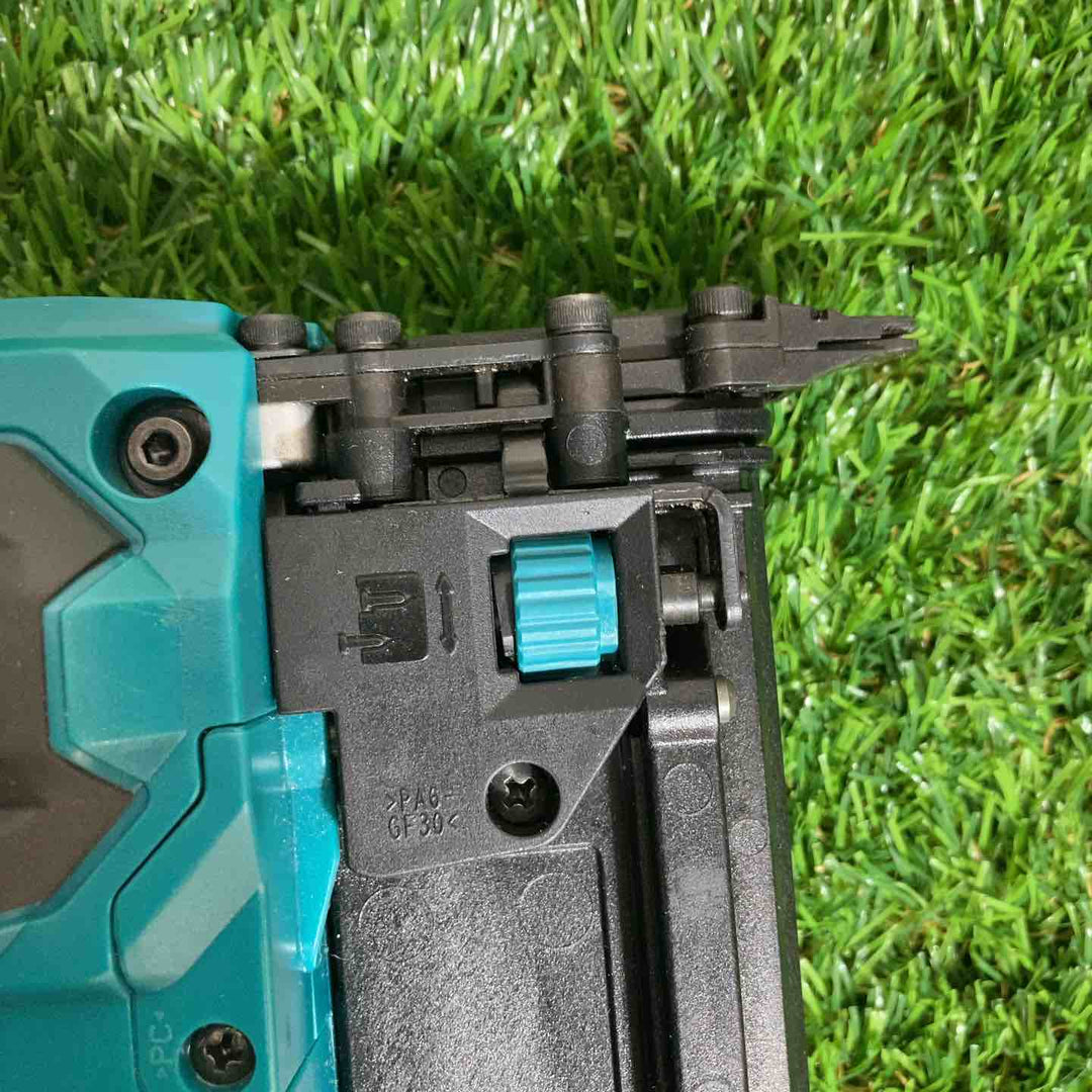 ◇マキタ(makita) 40Vmax コードレスフィニッシュネイラ FN001GZ  本体のみ【戸田店】