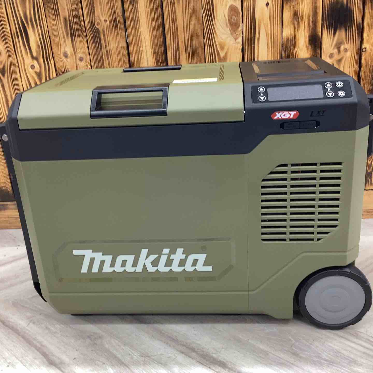 ★最新モデル★makita マキタ 充電式冷温庫 CW006GZO 40V/18V/100V 内容積23L【越谷店】 ☆最新モデル☆makita マキタ 充電式冷温庫 CW006GZO 40V/18V/100V