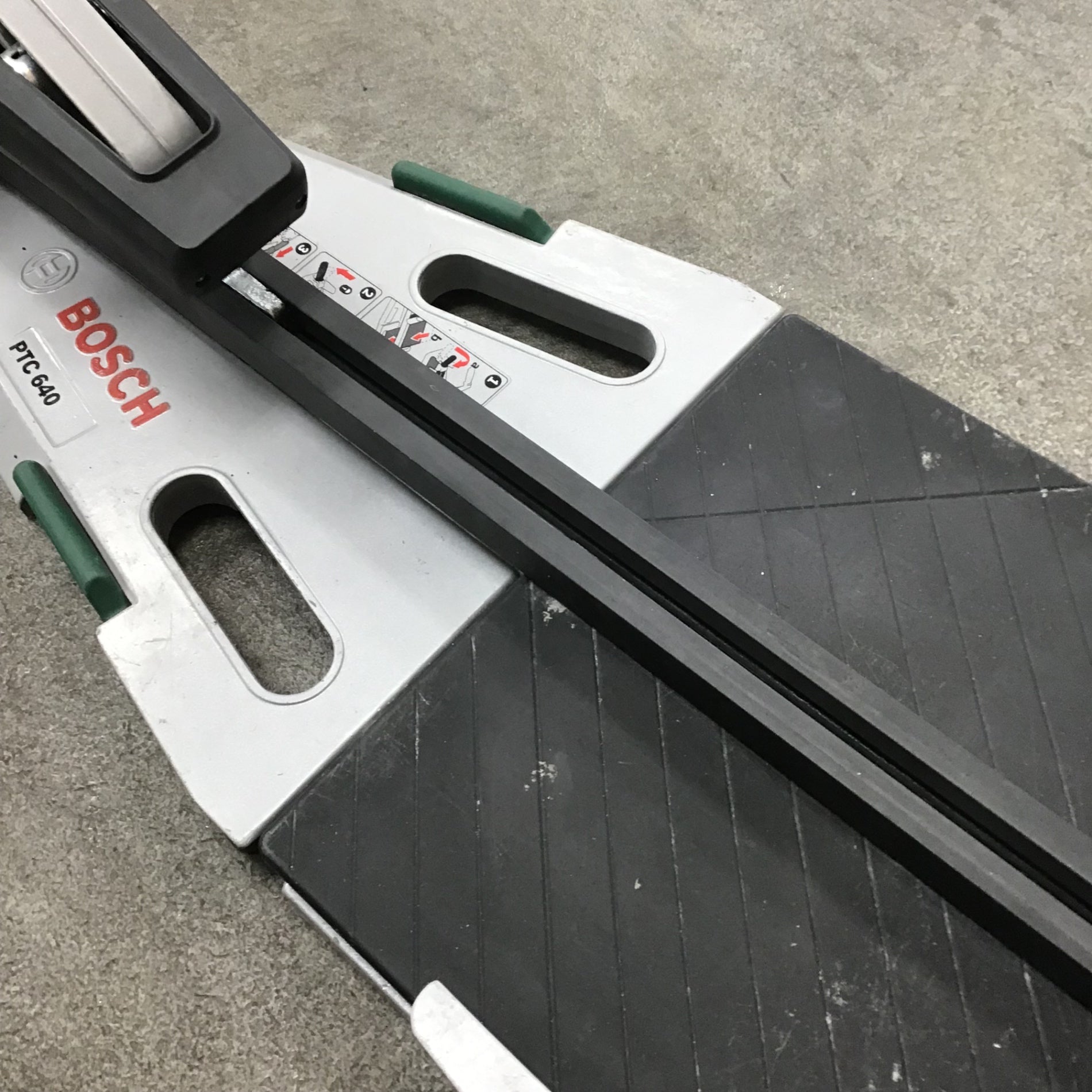 ボッシュ タイルカッター （ボッシュ タイルカッター【送料無料】） 