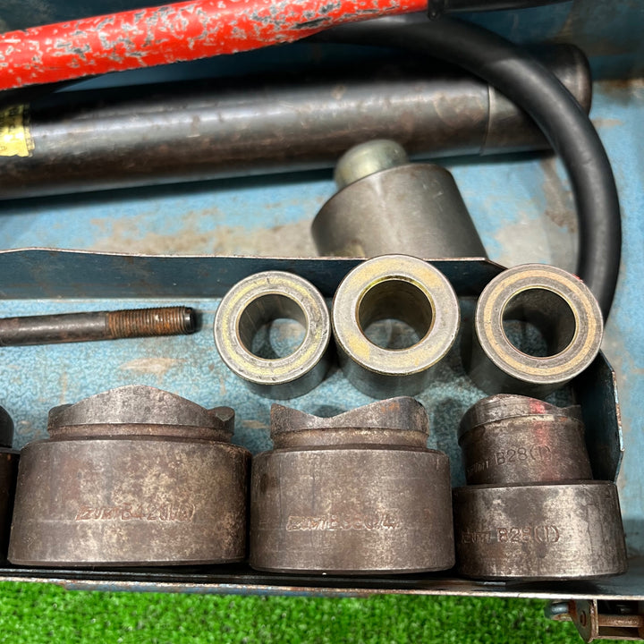 〇泉精器(IZUMI) 手動油圧式ポンプ HP-180N コマ付　B54　B42　B36　B28 【草加店】