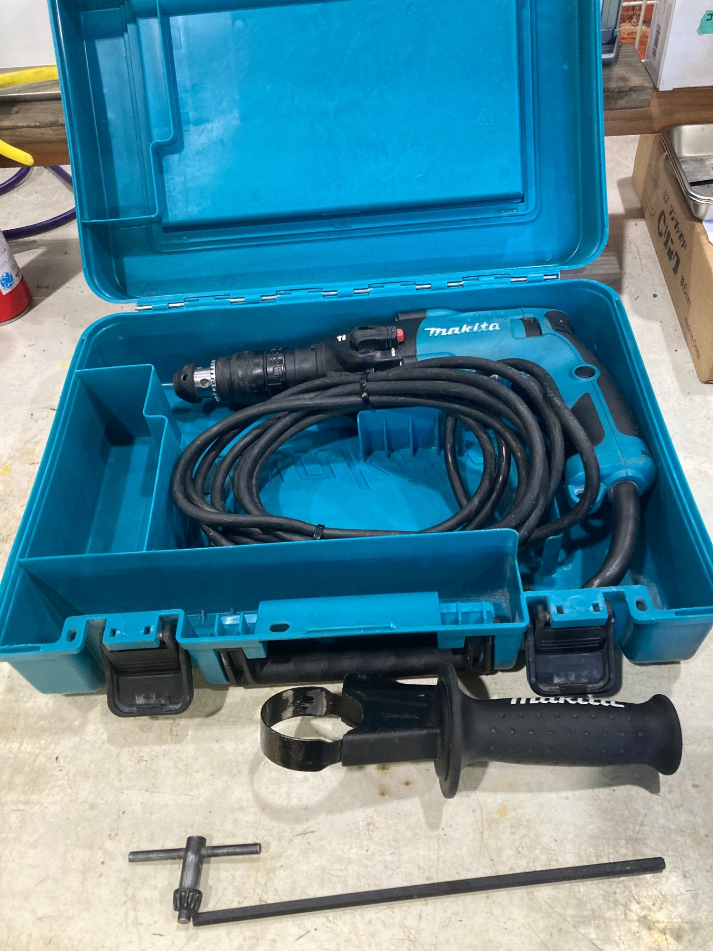 ☆マキタ(makita) ハンマドリル HR1831FT 穴あけ能力：コンクリート