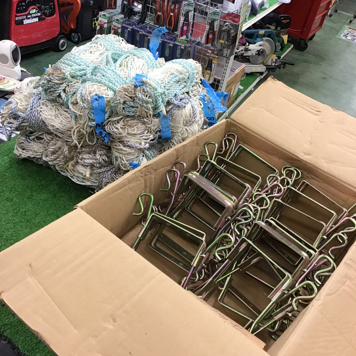 【中古・保管品】 現場用 安全ネット・フックセット ネット13本、フック30個 転落・落下防止　工事　高所　建設現場　作業場 【桶川店】