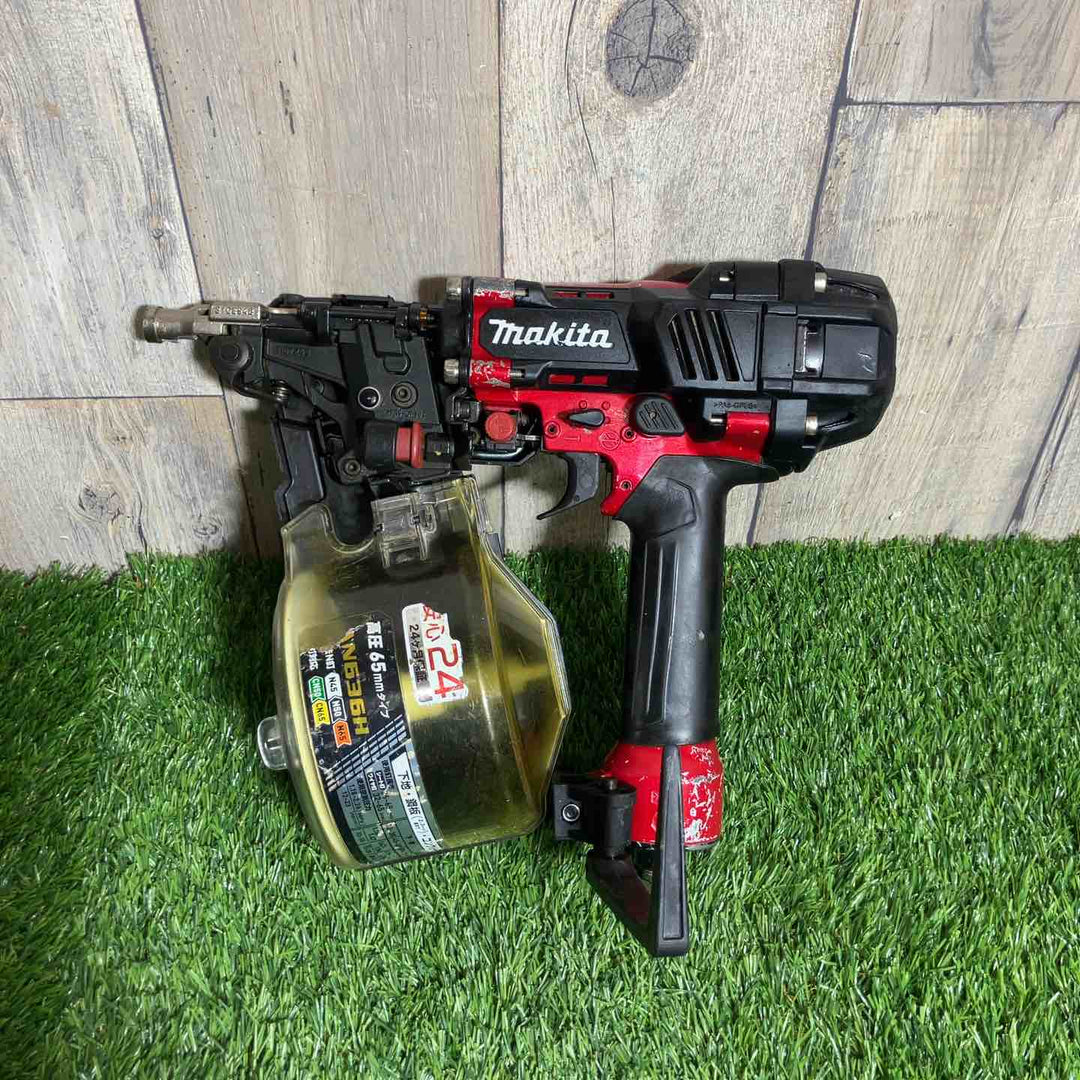 ★マキタ(makita) 65mm 高圧エア釘打ち機 AN636H 本体のみ【戸田店】
