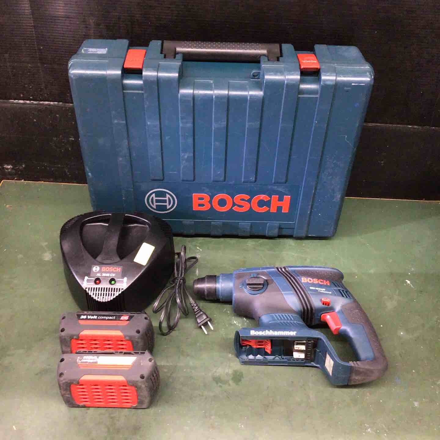 中古】ボッシュ BOSCH GBH36V-PLUS ハンマードリル バッテリ×2・充電器 中古】ボッシュ BOSCH GBH36V-PLUS ハンマードリル バッテリ×2・充電器