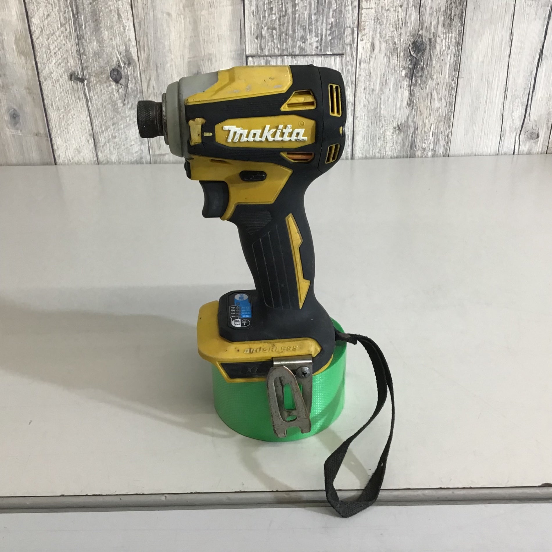 【中古品】★マキタ(makita) 18V コードレスインパクトドライバー TD172DZFY 本体のみ【戸田店】