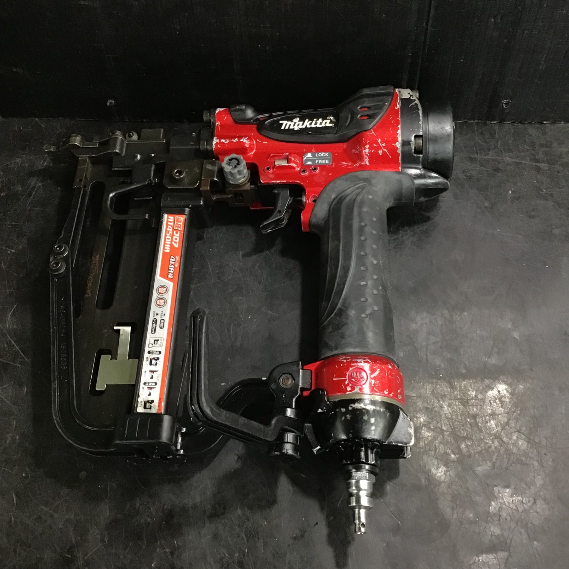 makita マキタ高圧フロアタッカAT450HA makita マキタ高圧フロアタッカAT450HA