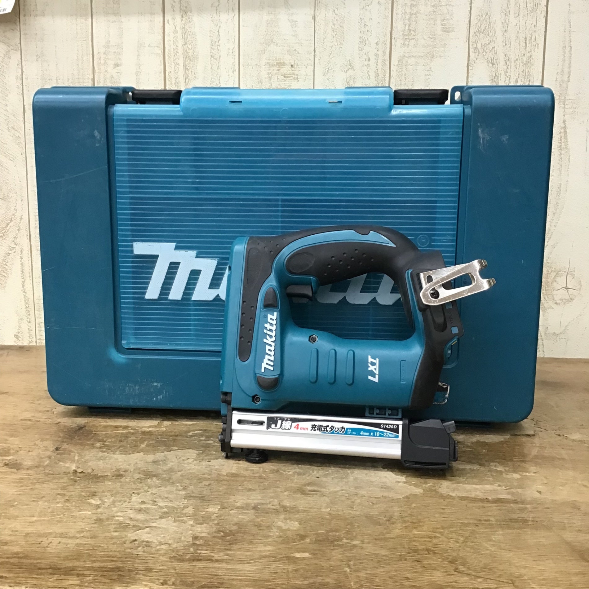 ☆マキタ(makita)14.4Vコードレスタッカ ST420DZK 本体＋ケースセット【柏店】 – アクトツールオンラインショップ