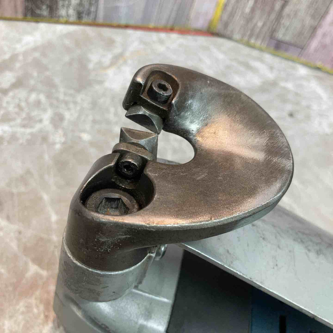 ボッシュ コードレスニブラ GSC10.8v-LIN【八潮店】