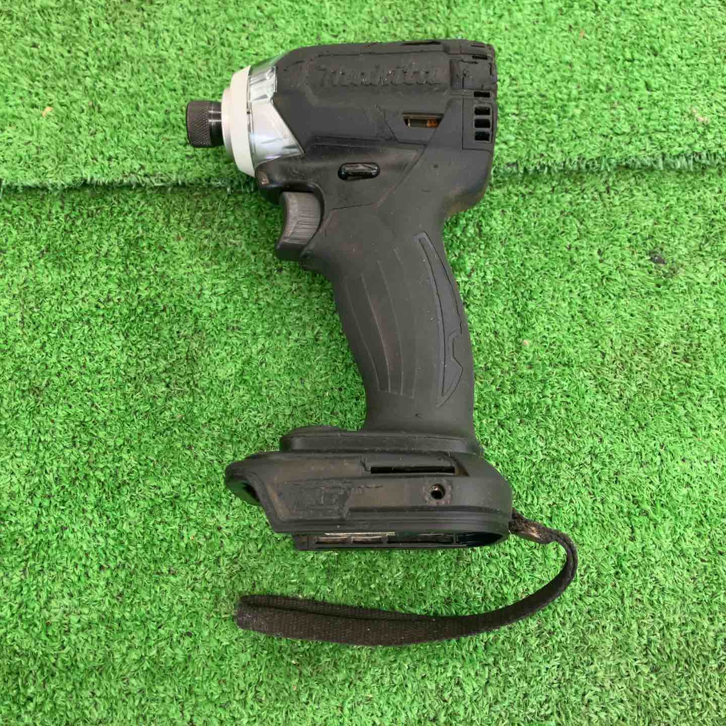美品】マキタ TD148DRTXB 充電式 インパクトドライバー (黒) 18V