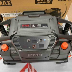 【未使用店頭展示品】 マックス(MAX) エアコンプレッサー AK-HH1310E_ブラック 【東大和店】