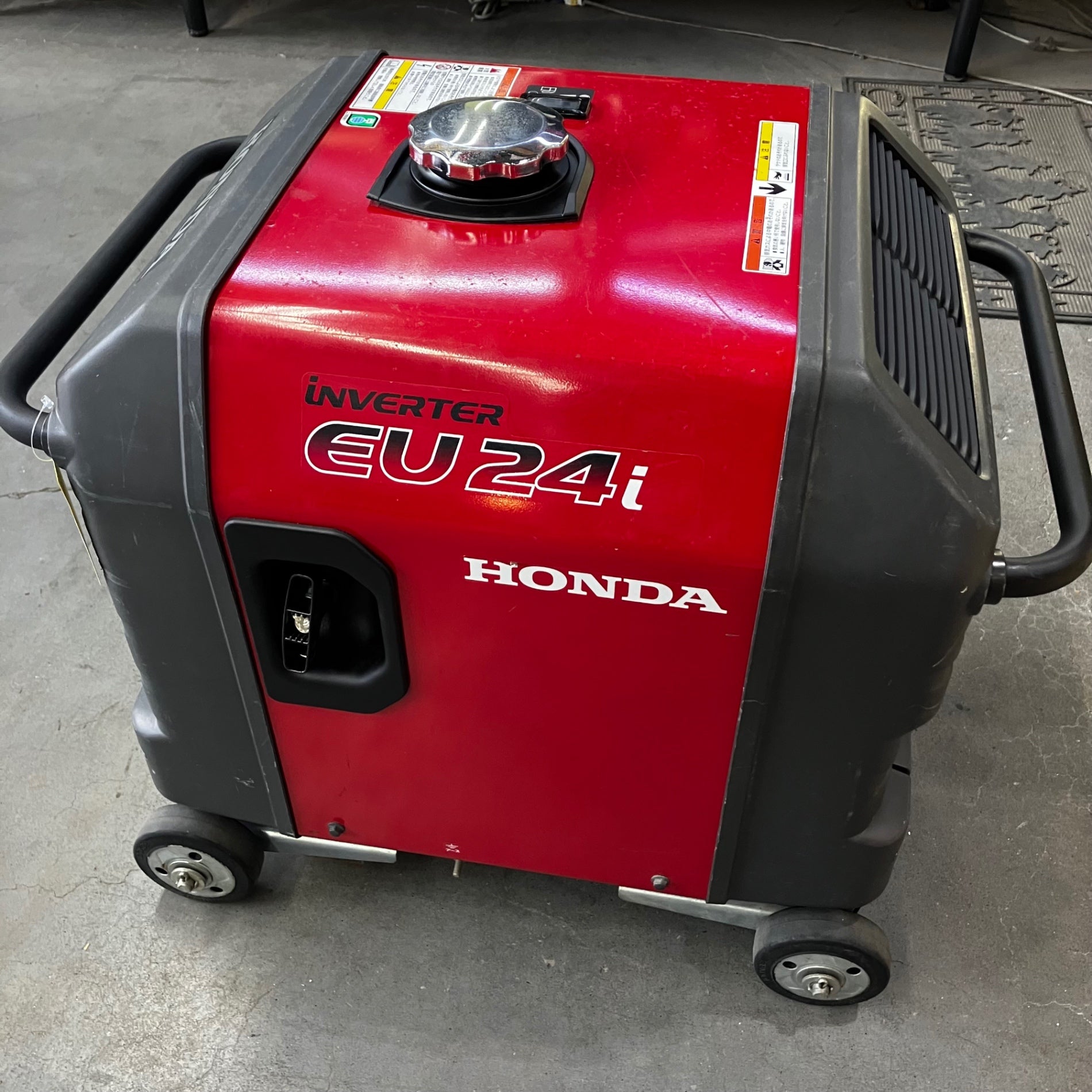店頭受取り限定】☆ホンダ(HONDA) インバーター発電機 EU24i_車輪あり