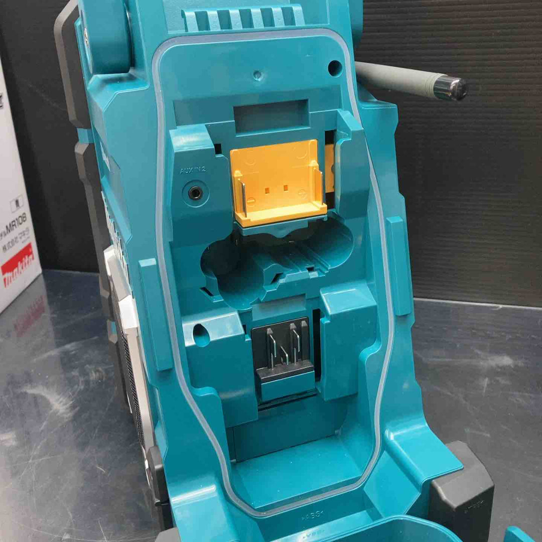 マキタ(makita) コードレスラジオ MR108【川越店】