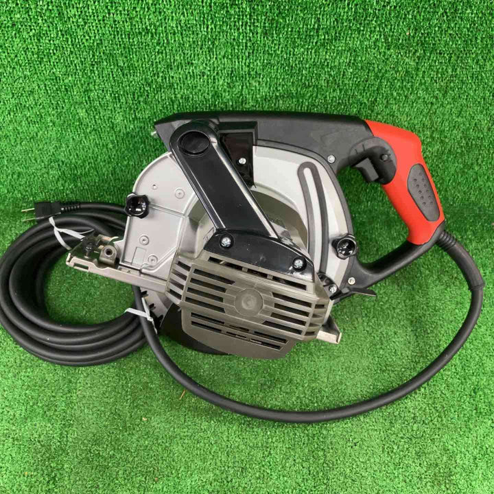 ◇新ダイワ(Shindaiwa) 180mm 防塵カッター B18N2-F (B18NII) チップソーカッター【川崎店】