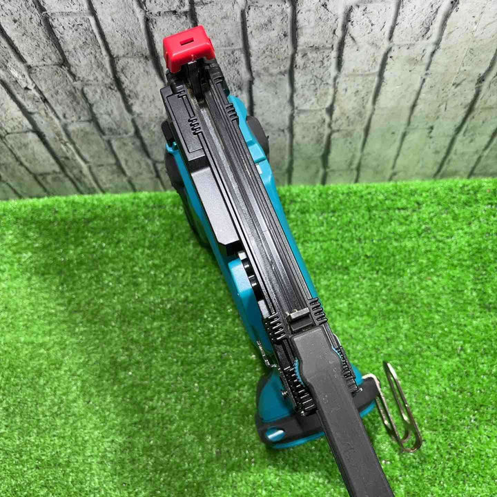 ★マキタ(makita) コードレスタッカー 18V ST421DZK【川口店】