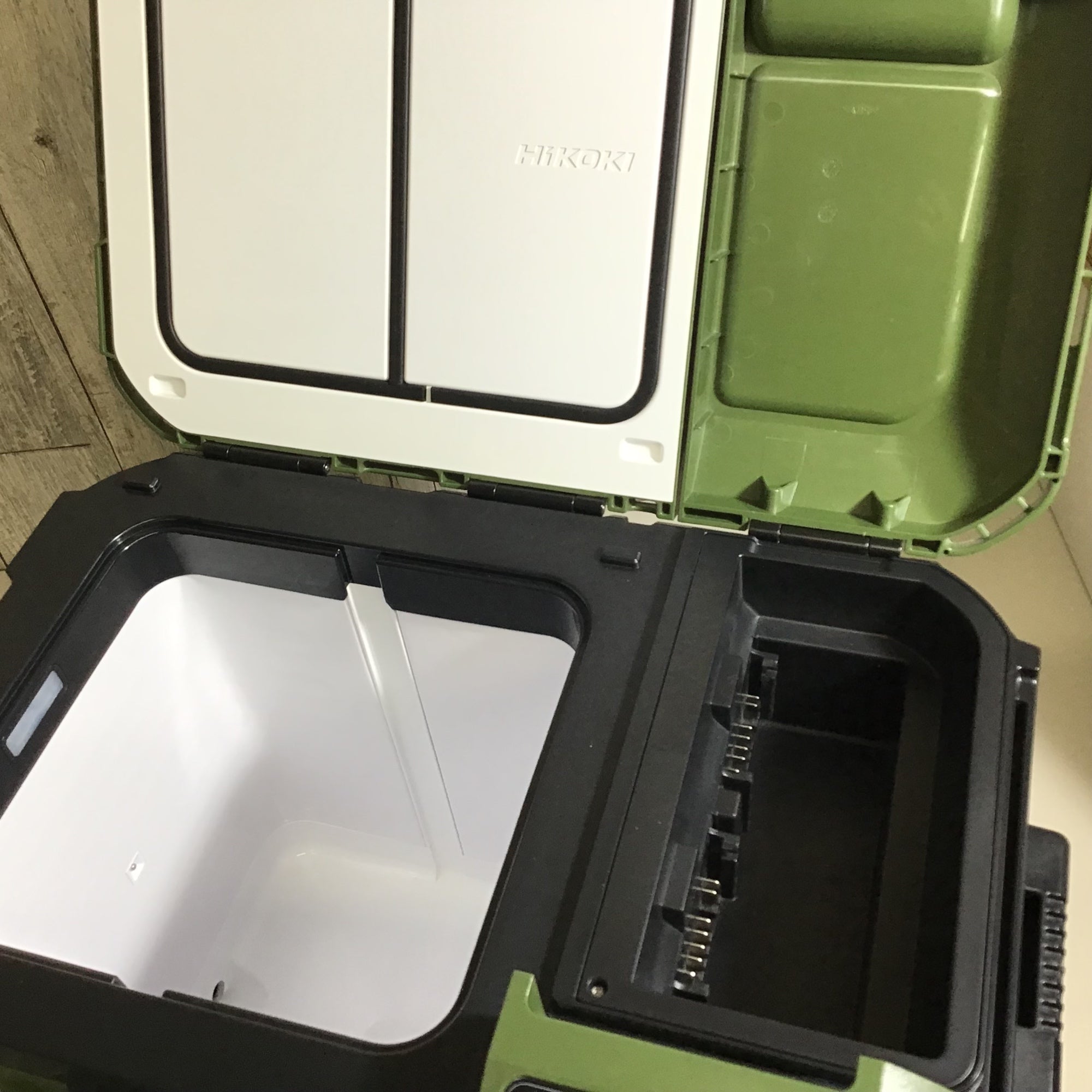 中古品】☆送料無料☆ ハイコーキ HIKOKI コードレス冷温庫 UL18DC(NMG