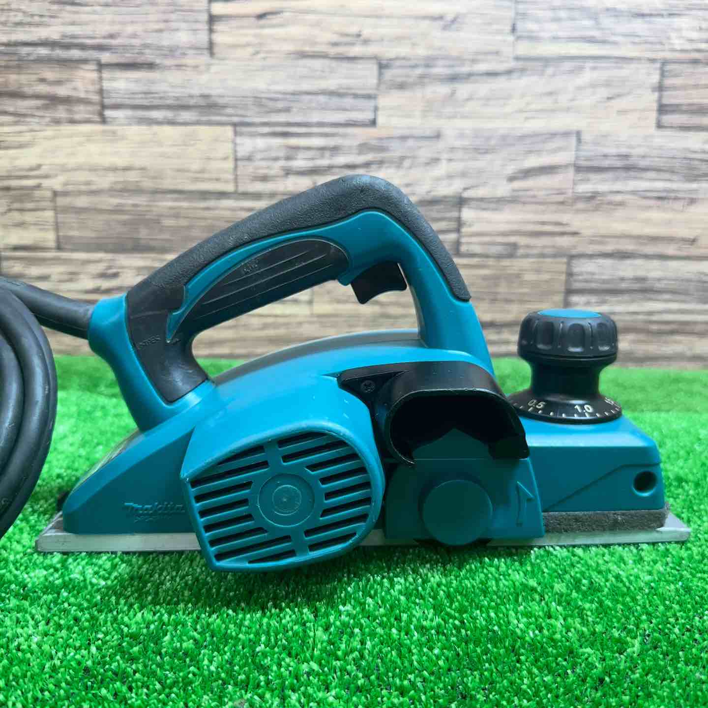 マキタ(makita) 電気カンナ KP0800A【桶川店】 – アクトツール