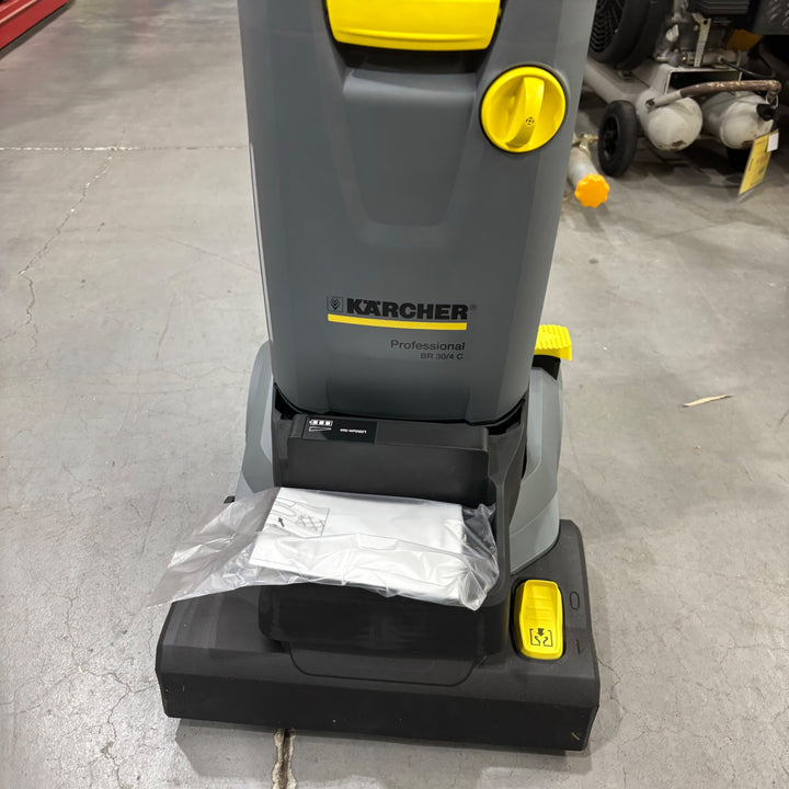 ケルヒャー/KARCHER 36V 充電式 床洗浄機 BR30/4C BP バッテリー 充電器+ブラシ等の付属品あり【川口店】