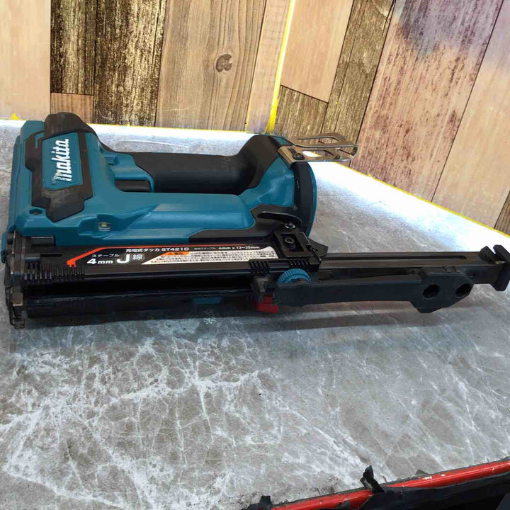◇マキタ(makita) コードレスタッカー ST421DZ【八潮店】