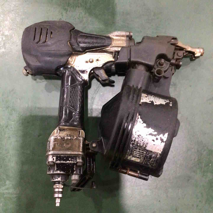 ◇HiKOKI(ハイコーキ) 高圧ロール釘打機 アブソリュートブラック パワー切替機構・エアダスタ付 NV65HR2(SAB)【川口店】