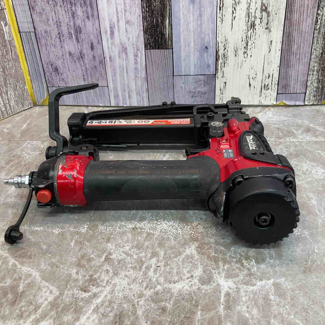 【中古品】★マキタ makita 50ｍｍ 高圧フロアタッカ AT450HA 本体のみ【八潮店】
