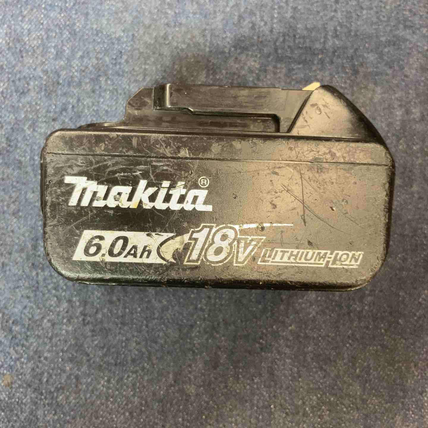 中古品】 マキタ(makita) コードレス丸のこ HS631DZ 充電式丸ノコ