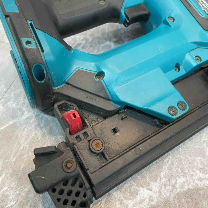 ◇マキタ 充電式35mm面木釘打ち機 FN350DZ【越谷店】