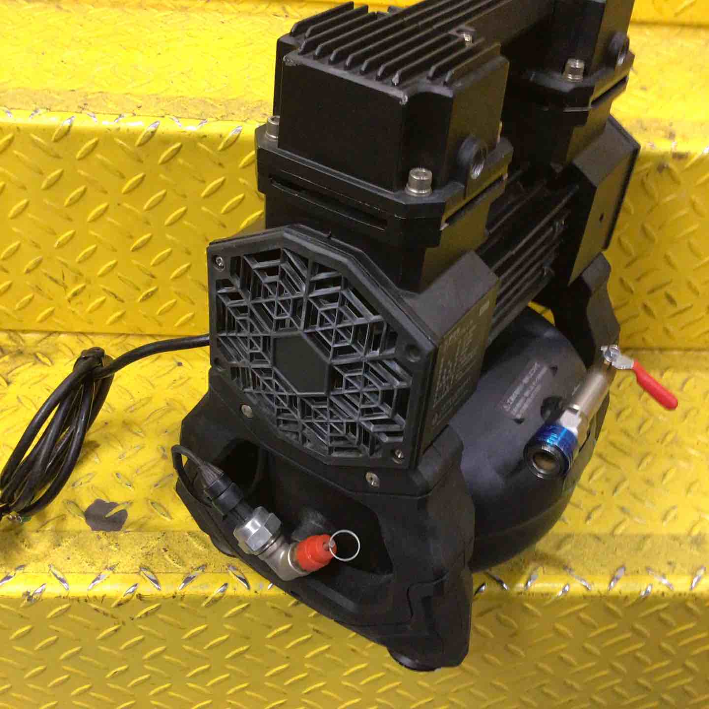 ミナト エアーコンプレッサー デジタル制御 CP-51PRO (100V