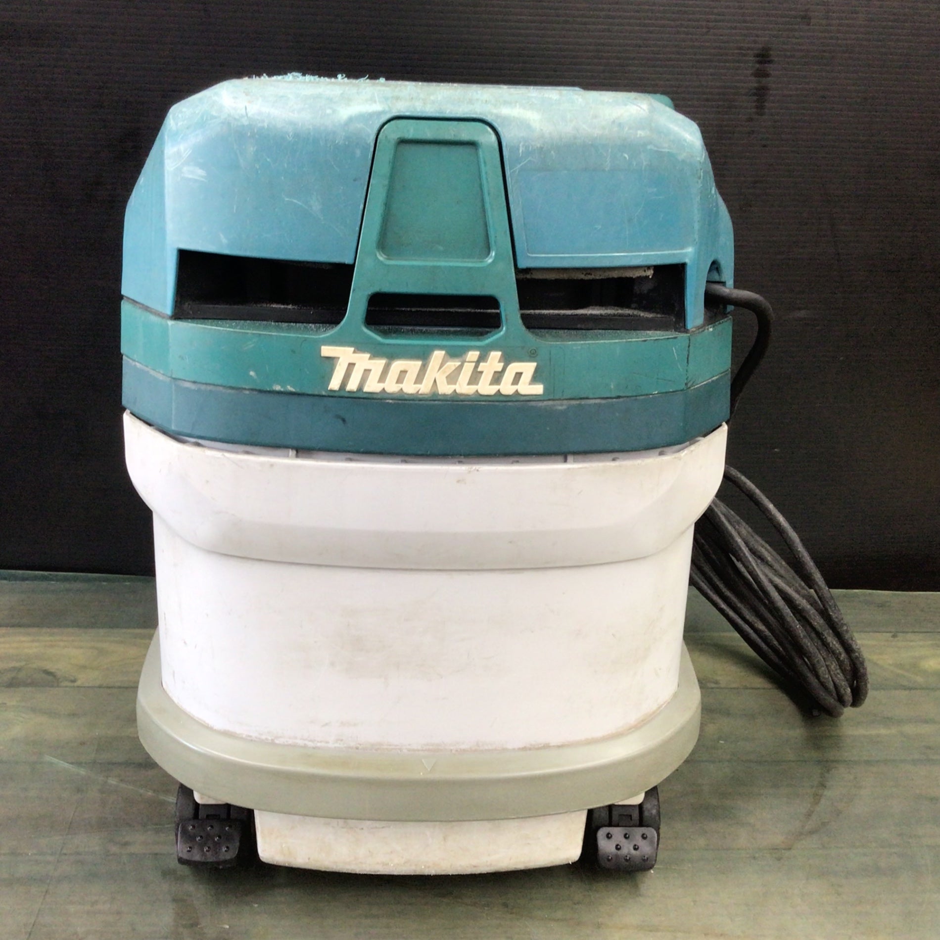 ☆ マキタ(makita) 集じん機 乾湿両用 VC0820 【東大和店 ☆ マキタ(makita) 集じん機 乾湿両用 VC0820 【東大和店