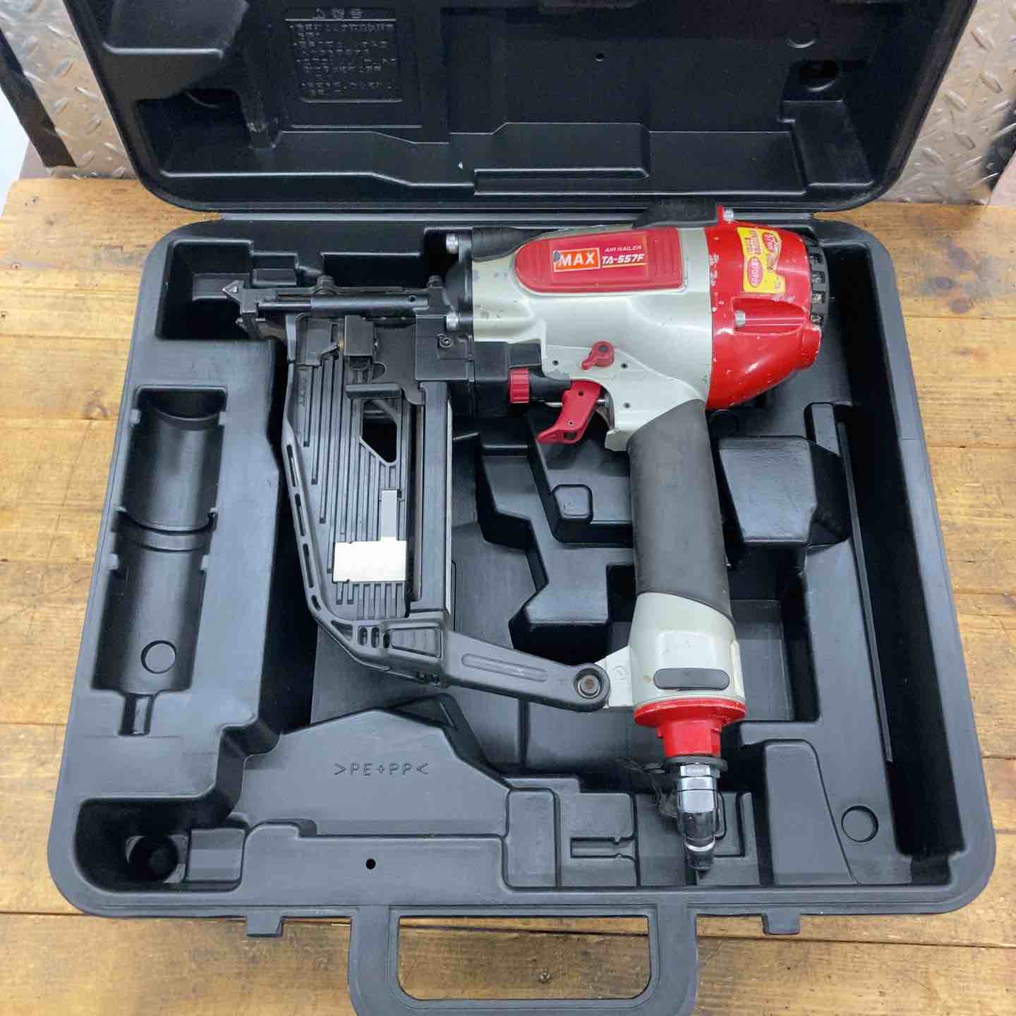 MAXエアネイラ TA-557/957T （常圧フロアタッカー）（^00TK01C 現状品 
