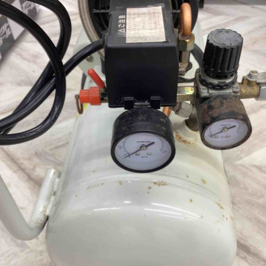 【店頭受取り限定】◇アストロプロダクツ サイレントオイルレスコンプレッサー 30L AP040792【越谷店】