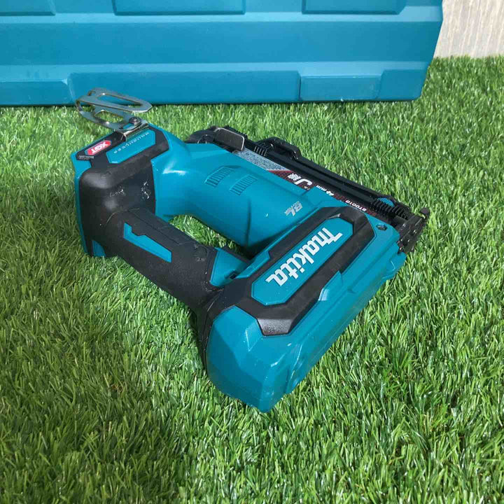 ★マキタ(makita)  40Vmax コードレスタッカー ST001GZK 本体+ケースセット【戸田店】