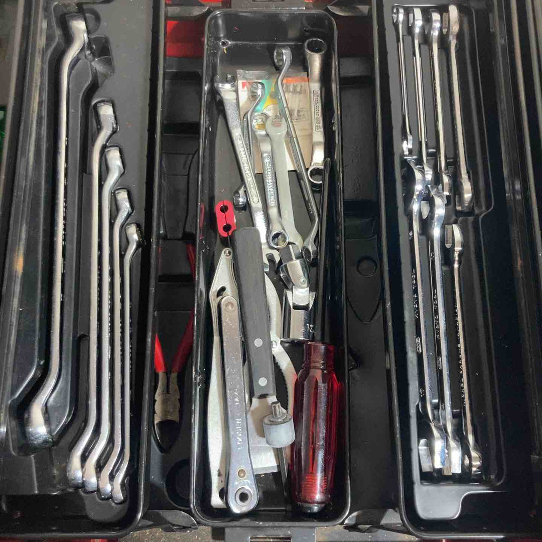 ◇KTC TOOL BOX 工具セット　工具欠け有、追加工具有、軽微の箱の歪み有【戸田店】