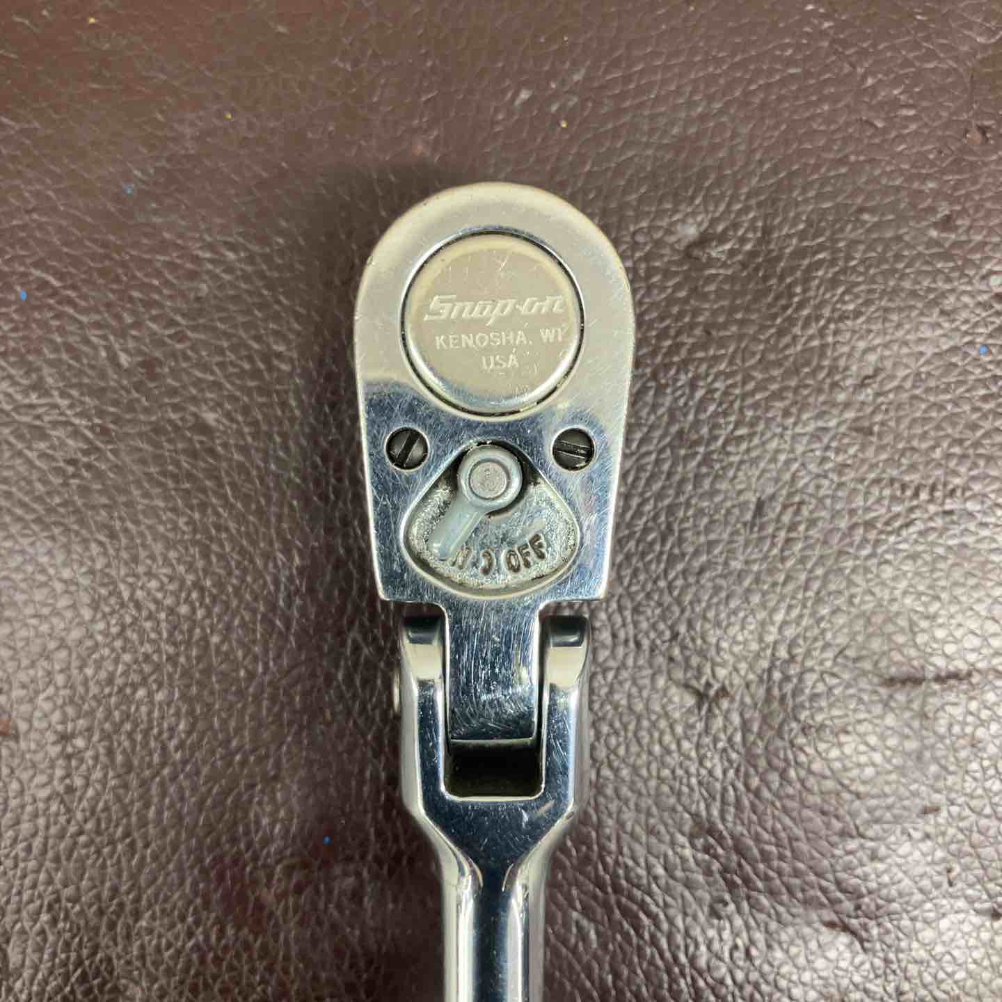 【中古品】 スナップオン(Snap-on) 3/8”首振りラチェットレンチ F735B 【東大和店】 中古品】 スナップオン(Snap-on) 3/8”首振りラチェットレンチ F735B