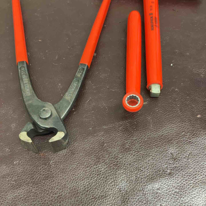 【中古品】 クニペックス(KNIPEX) 絶縁T型レンチ 9830 絶縁メガネレンチ 980110 エンドニッパー 99-250 【東大和店】